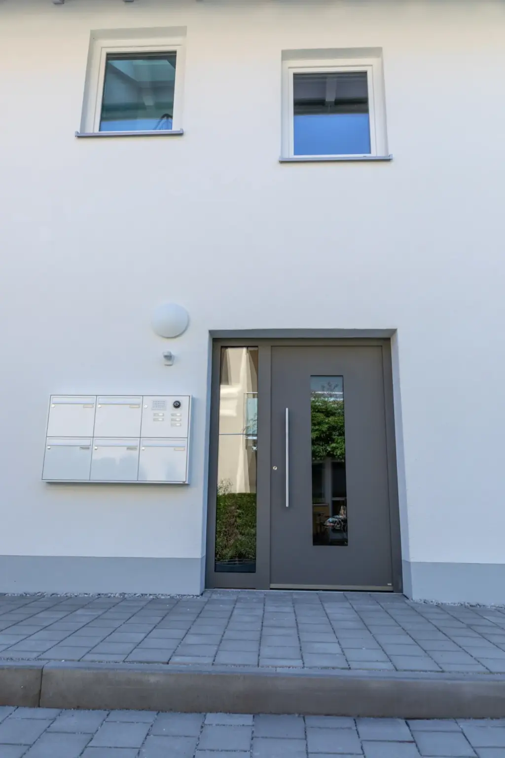 Erhard Rottenbuch Haustu╠êr grau